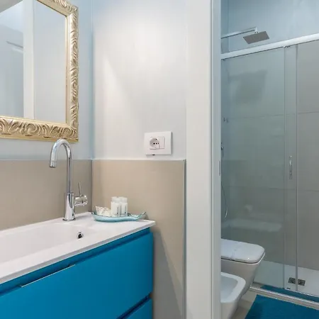 Liberty 37 Boutique * ترييستي